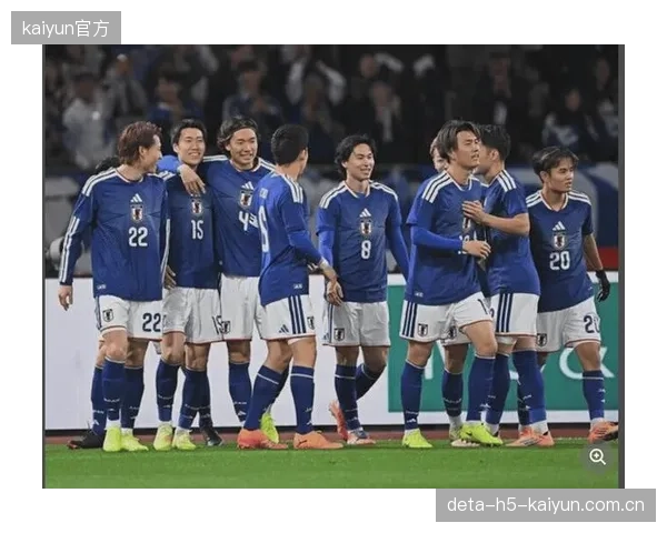 日本队在18强赛中展现了出色的防守纪律性，是世界杯取得佳绩的基础。